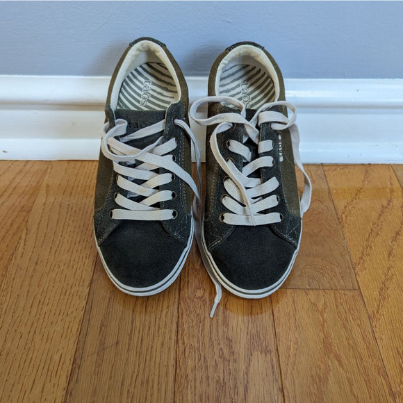 Taos Retrostar Green Suede Sneakers - Picture 7 of 9